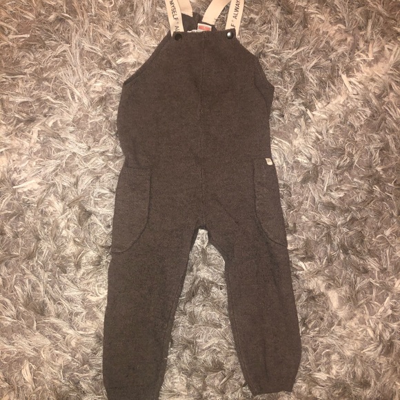 Zara Other - Zara toddler knit overalls